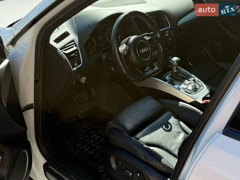 Внедорожник / Кроссовер Audi Q5 2014 в Ужгороде