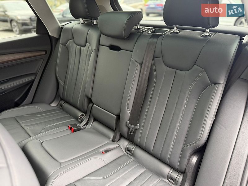 Внедорожник / Кроссовер Audi Q5 2024 в Дрогобыче