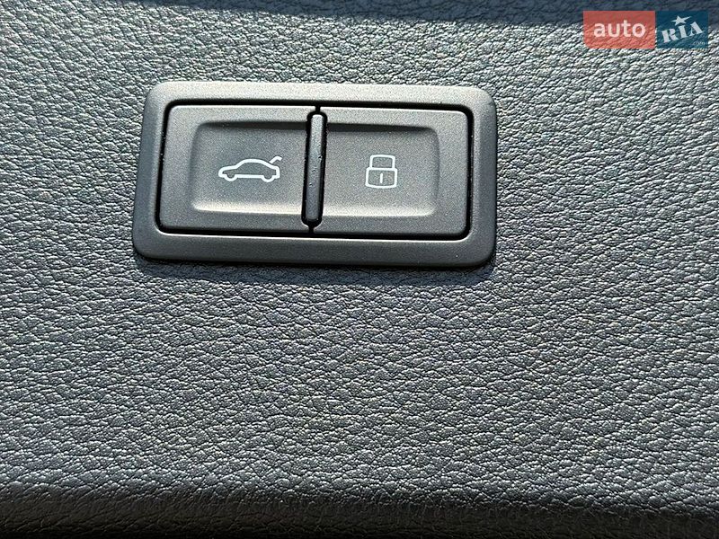 Внедорожник / Кроссовер Audi Q5 2023 в Киеве