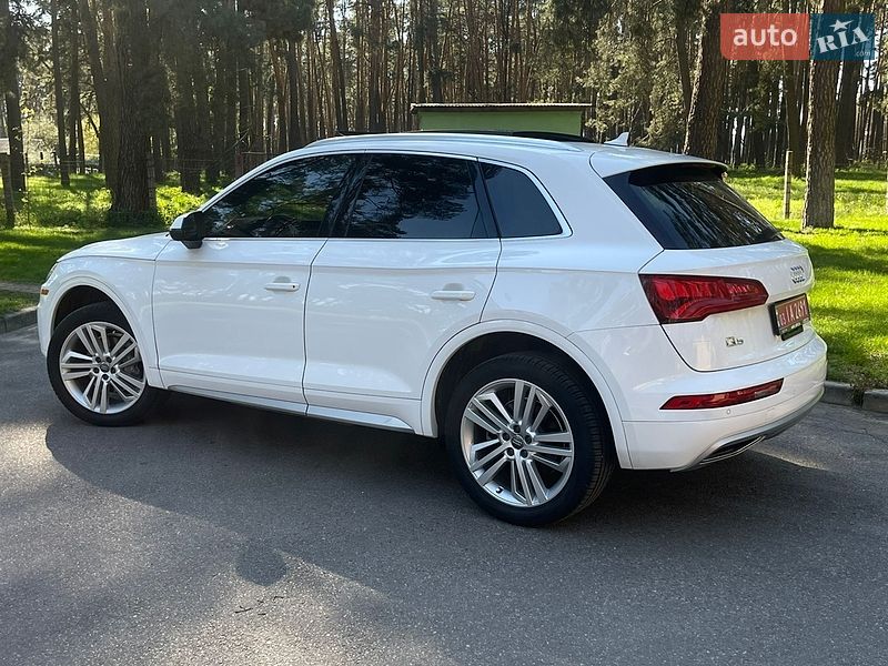 Внедорожник / Кроссовер Audi Q5 2017 в Чернигове