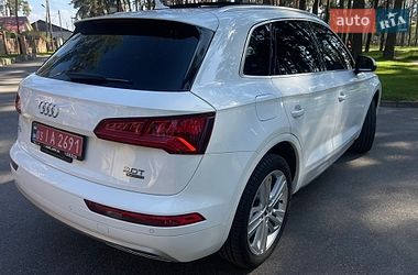 Внедорожник / Кроссовер Audi Q5 2017 в Чернигове