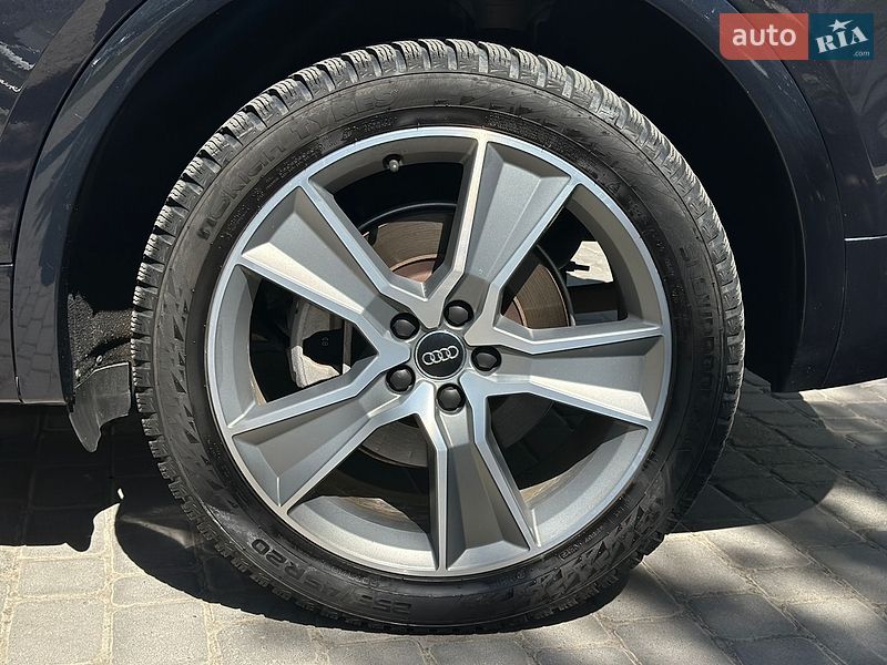 Внедорожник / Кроссовер Audi Q5 2019 в Ивано-Франковске