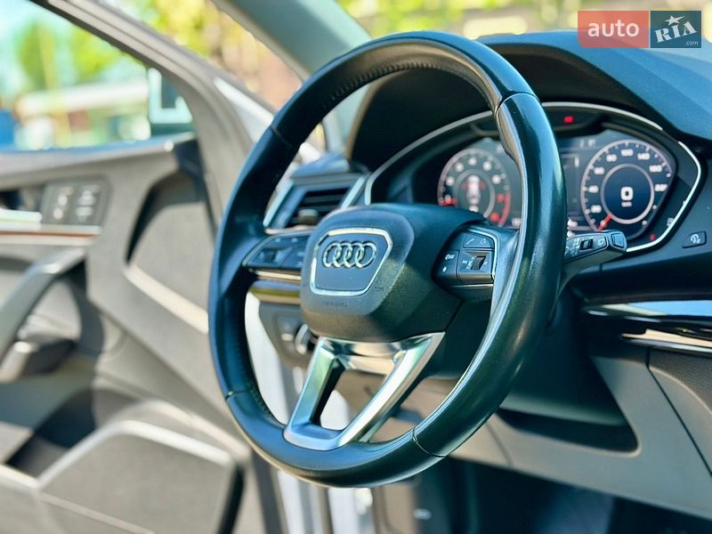 Внедорожник / Кроссовер Audi Q5 2019 в Киеве