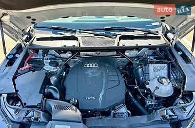 Внедорожник / Кроссовер Audi Q5 2019 в Киеве