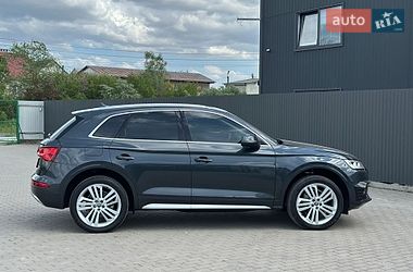 Внедорожник / Кроссовер Audi Q5 2018 в Ужгороде
