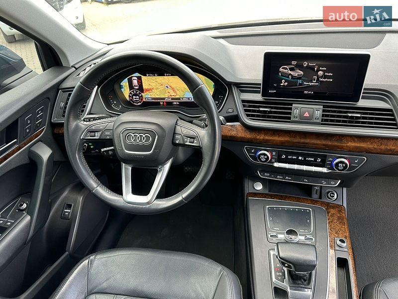 Внедорожник / Кроссовер Audi Q5 2018 в Ужгороде