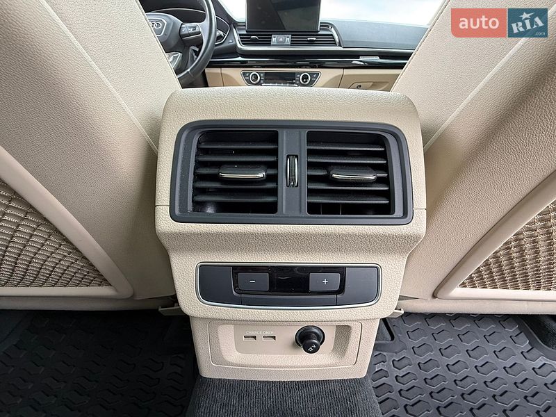Внедорожник / Кроссовер Audi Q5 2022 в Стрые