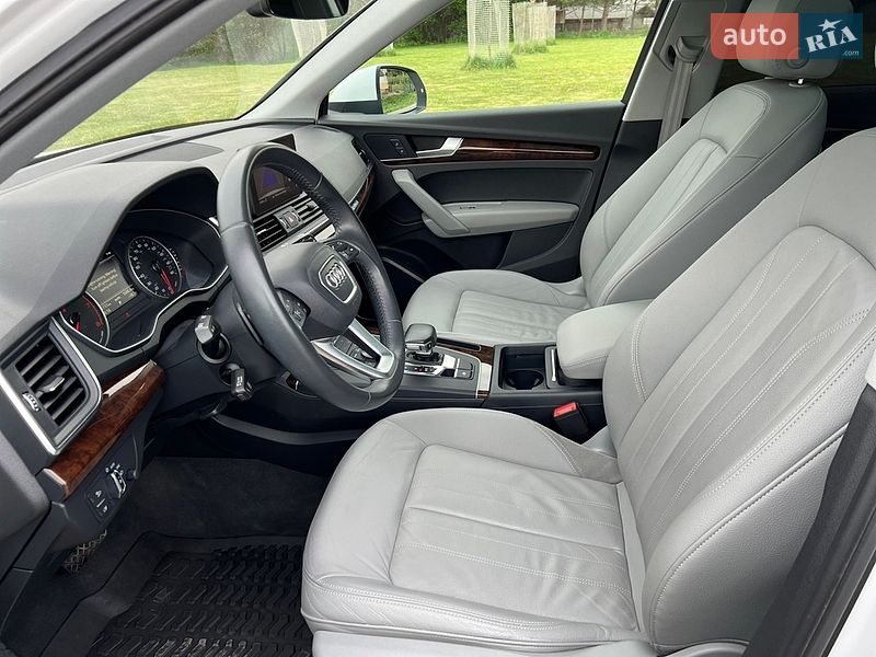 Внедорожник / Кроссовер Audi Q5 2017 в Львове