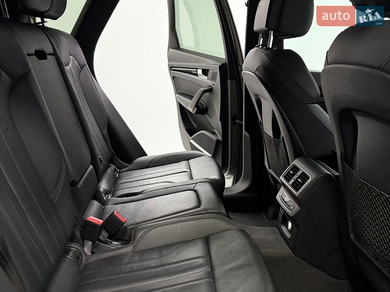 Внедорожник / Кроссовер Audi Q5 2019 в Одессе