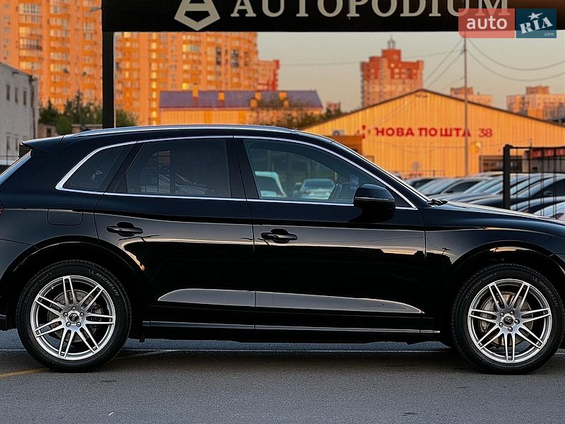 Внедорожник / Кроссовер Audi Q5 2017 в Киеве
