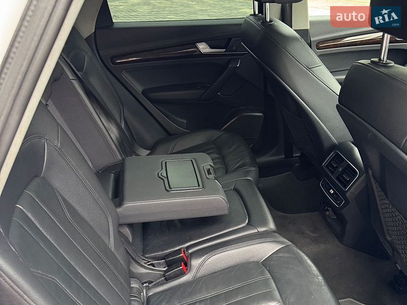Внедорожник / Кроссовер Audi Q5 2018 в Ивано-Франковске