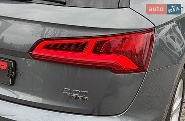 Внедорожник / Кроссовер Audi Q5 2017 в Стрые