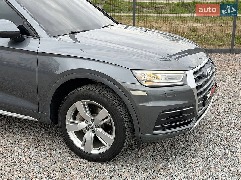Внедорожник / Кроссовер Audi Q5 2017 в Стрые
