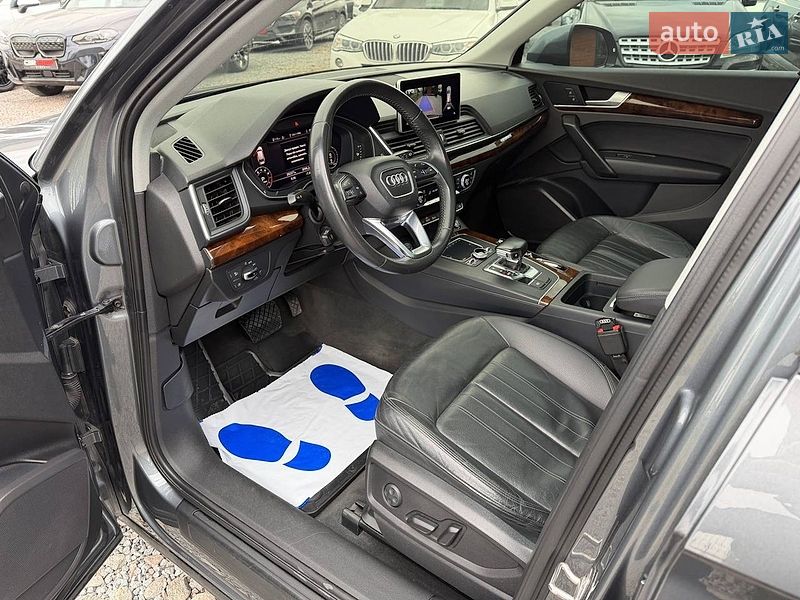 Внедорожник / Кроссовер Audi Q5 2017 в Стрые