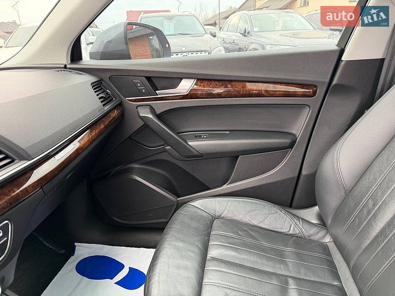 Внедорожник / Кроссовер Audi Q5 2017 в Стрые