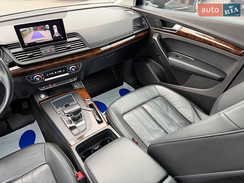 Внедорожник / Кроссовер Audi Q5 2017 в Стрые