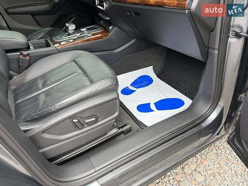Внедорожник / Кроссовер Audi Q5 2017 в Стрые