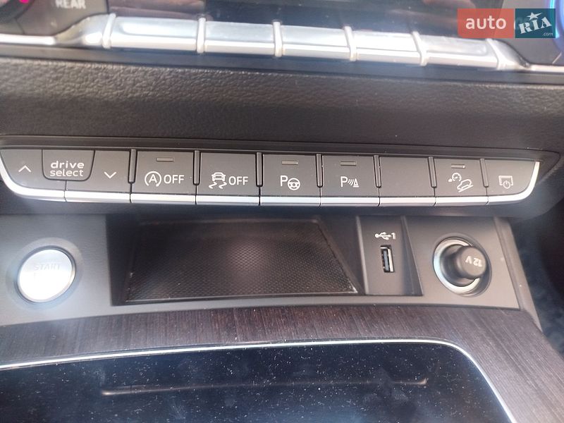 Внедорожник / Кроссовер Audi Q5 2023 в Запорожье