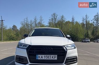Внедорожник / Кроссовер Audi Q5 2017 в Буче