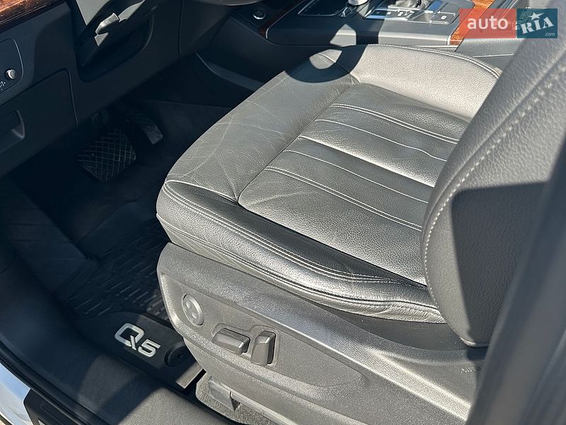 Внедорожник / Кроссовер Audi Q5 2017 в Буче