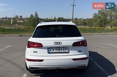 Внедорожник / Кроссовер Audi Q5 2017 в Буче