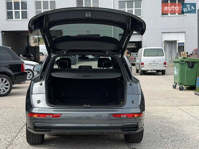 Внедорожник / Кроссовер Audi Q5 2019 в Житомире