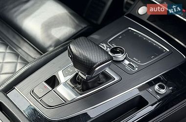 Внедорожник / Кроссовер Audi Q5 2019 в Житомире