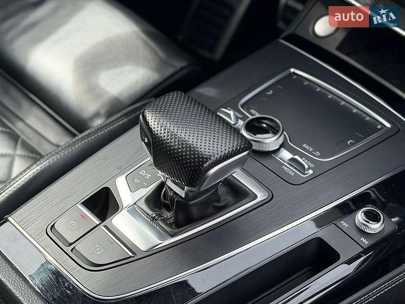 Внедорожник / Кроссовер Audi Q5 2019 в Житомире