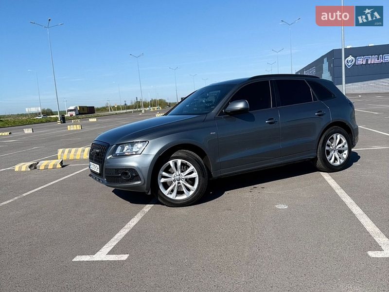 Внедорожник / Кроссовер Audi Q5 2012 в Тернополе