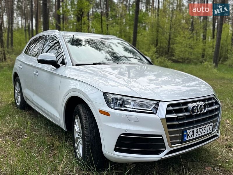 Внедорожник / Кроссовер Audi Q5 2020 в Киеве
