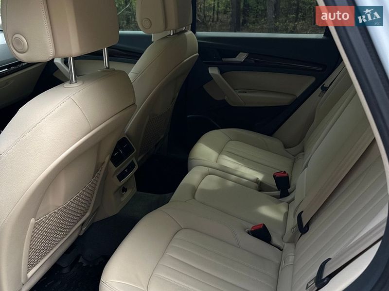 Внедорожник / Кроссовер Audi Q5 2020 в Киеве