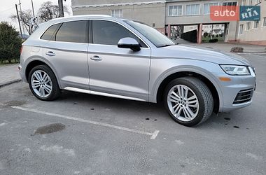 Внедорожник / Кроссовер Audi Q5 2017 в Рогатине
