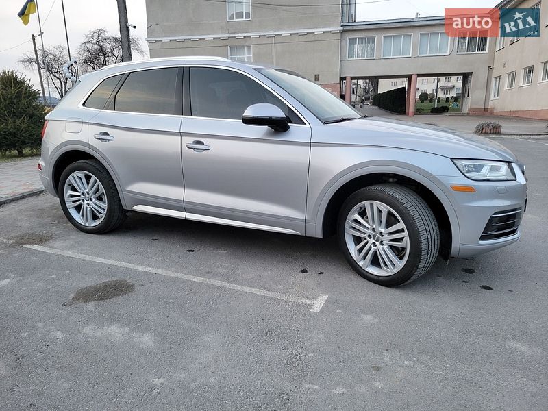 Внедорожник / Кроссовер Audi Q5 2017 в Рогатине