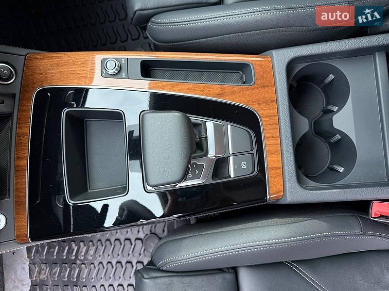 Внедорожник / Кроссовер Audi Q5 2024 в Киеве