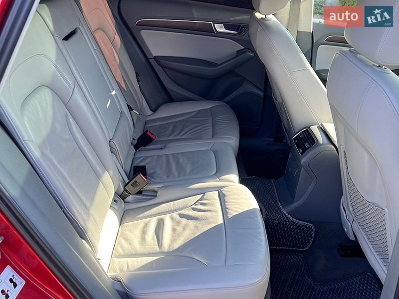 Внедорожник / Кроссовер Audi Q5 2014 в Новояворовске