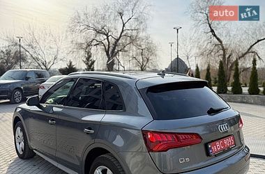 Позашляховик / Кросовер Audi Q5 2017 в Києві