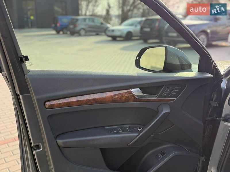 Позашляховик / Кросовер Audi Q5 2017 в Києві