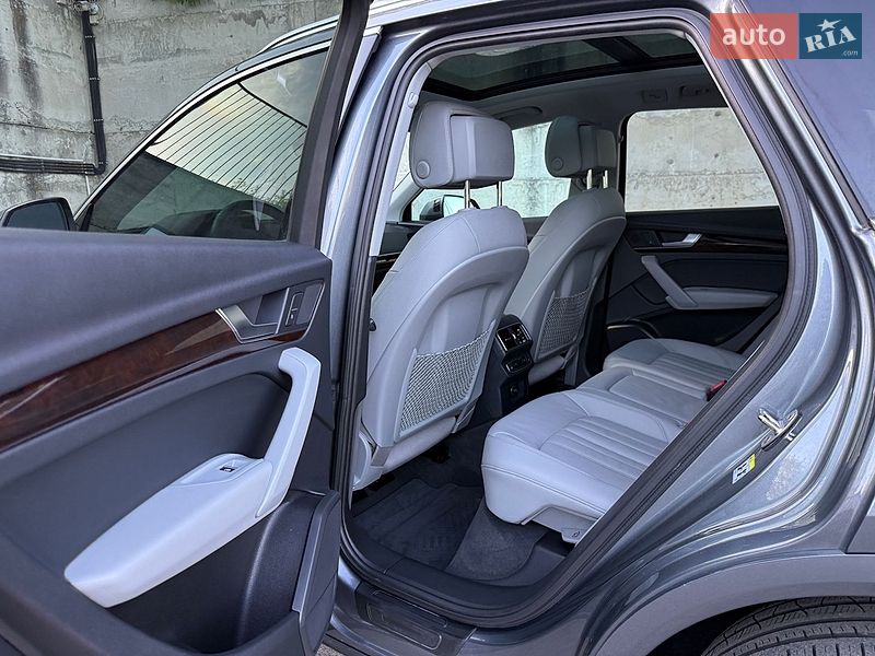 Внедорожник / Кроссовер Audi Q5 2018 в Ровно