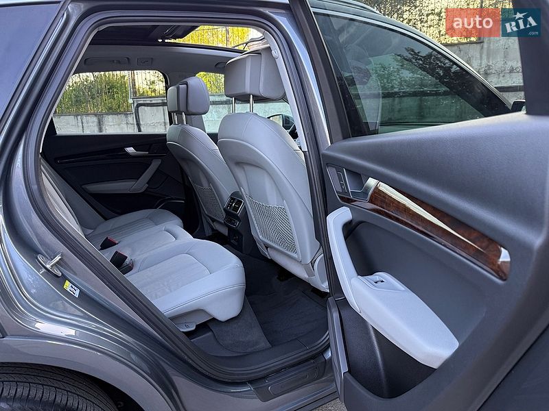 Внедорожник / Кроссовер Audi Q5 2018 в Ровно