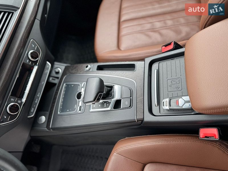 Внедорожник / Кроссовер Audi Q5 2019 в Луцке