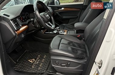 Внедорожник / Кроссовер Audi Q5 2021 в Киеве