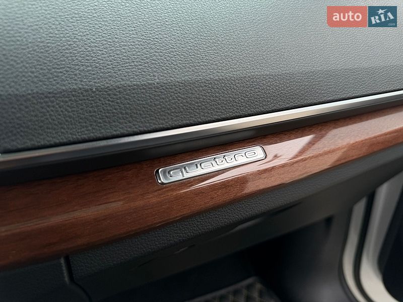 Внедорожник / Кроссовер Audi Q5 2021 в Киеве