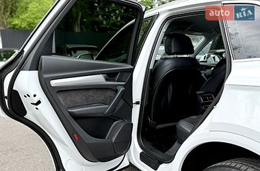 Внедорожник / Кроссовер Audi Q5 2017 в Киеве