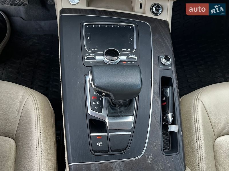 Позашляховик / Кросовер Audi Q5 2018 в Луцьку