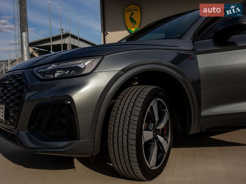 Внедорожник / Кроссовер Audi Q5 2022 в Киеве
