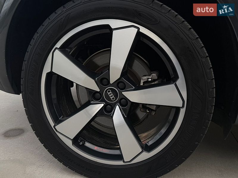Внедорожник / Кроссовер Audi Q5 2022 в Киеве