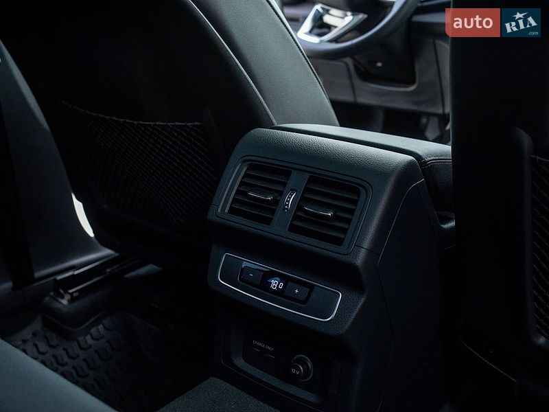 Внедорожник / Кроссовер Audi Q5 2022 в Киеве