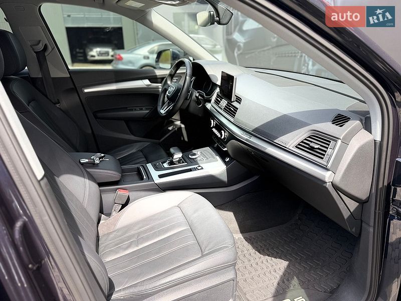 Позашляховик / Кросовер Audi Q5 2018 в Львові