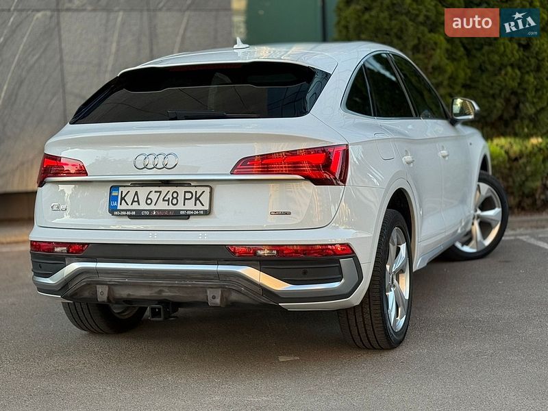 Внедорожник / Кроссовер Audi Q5 2021 в Киеве