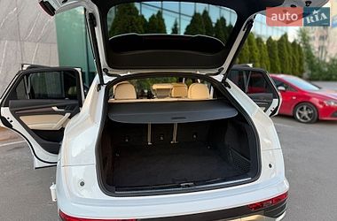 Внедорожник / Кроссовер Audi Q5 2021 в Киеве